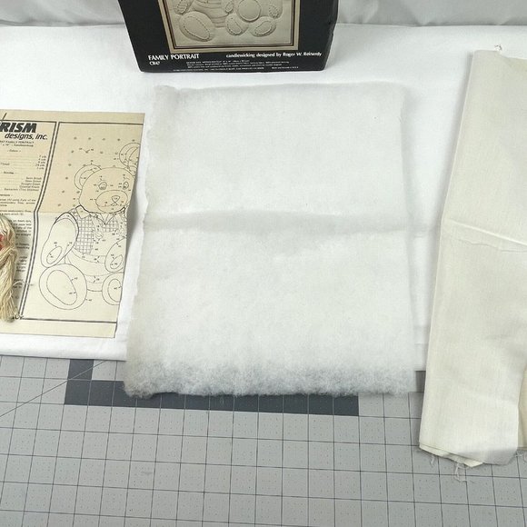 Vintage Prism Designs Horizons Family Portrait Padded Teddy Bears Sampler 11x14 - Picture 5 of 9